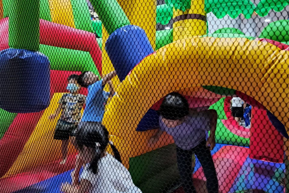 Bouncy Castle (Crocodile)